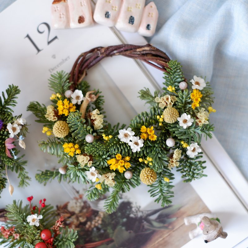 To be continued | Sunshine yellow Nobson dry flower Christmas wreath spot - ช่อดอกไม้แห้ง - พืช/ดอกไม้ สีเหลือง