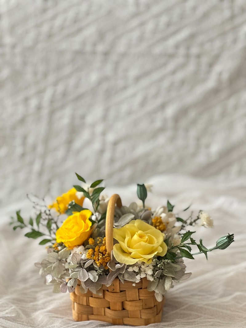 |Spot | Rattan Basket Flower Gift-Natural Style - ช่อดอกไม้แห้ง - พืช/ดอกไม้ 