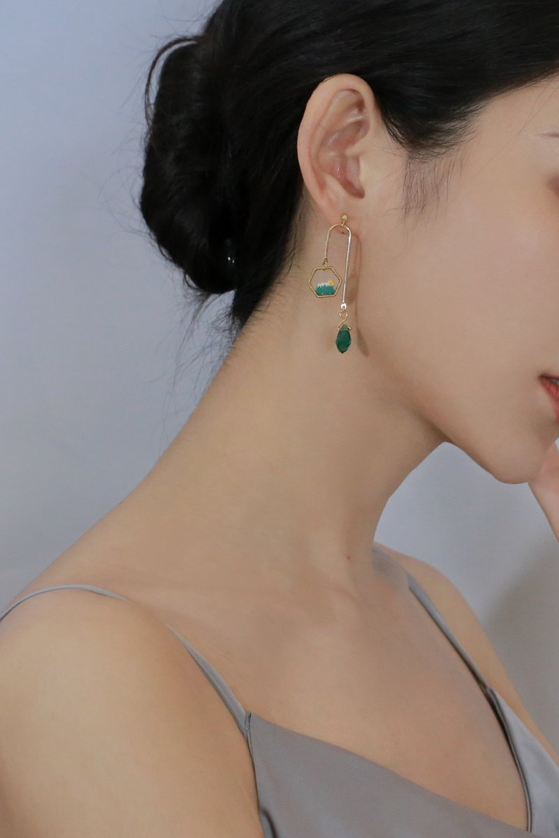 Yuansen hand-made geometric green island waves and sunrise series pure hand-made double-sided embroidery earrings fresh ears - Earrings & Clip-ons - Thread Blue