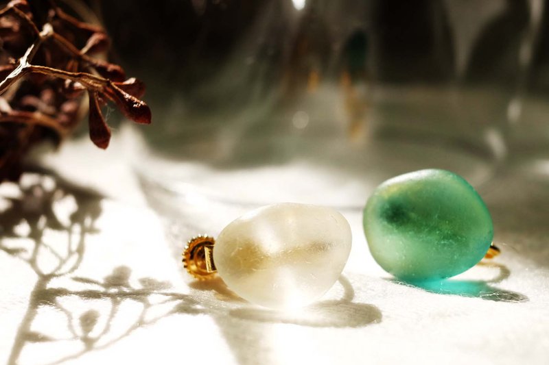 海寶-海玻璃耳環。金色螺旋耳夾。大海的禮物大海的禮物大海大海 - 耳環/耳夾/耳骨夾 - 玻璃 藍色