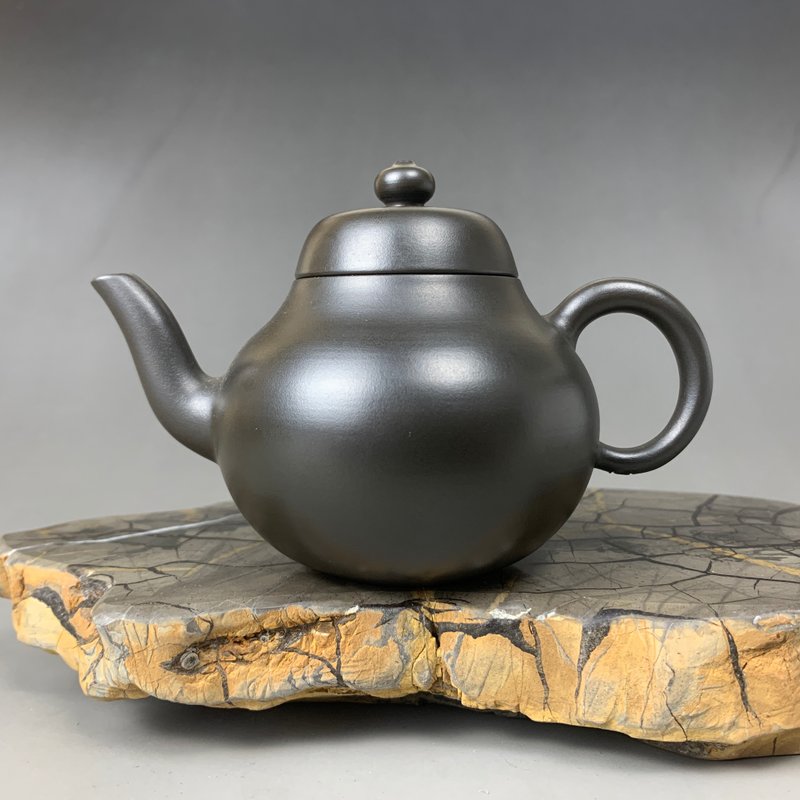 台灣【滲碳】手拉坏 梨形 滲碳壺02 - 茶壺/茶杯/茶具 - 陶 