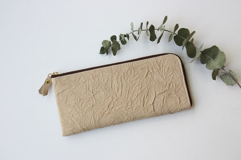 Slim long wallet with pigskin wrinkles natural beige - กระเป๋าสตางค์ - หนังแท้ สีกากี