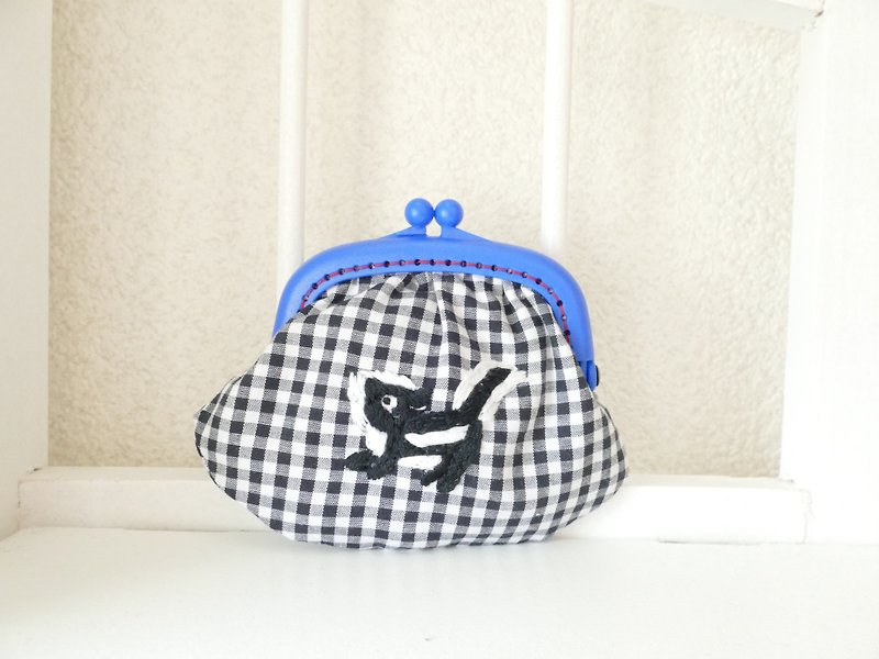 Embroidered gamaguchi gingham check scank - Toiletry Bags & Pouches - Cotton & Hemp Transparent
