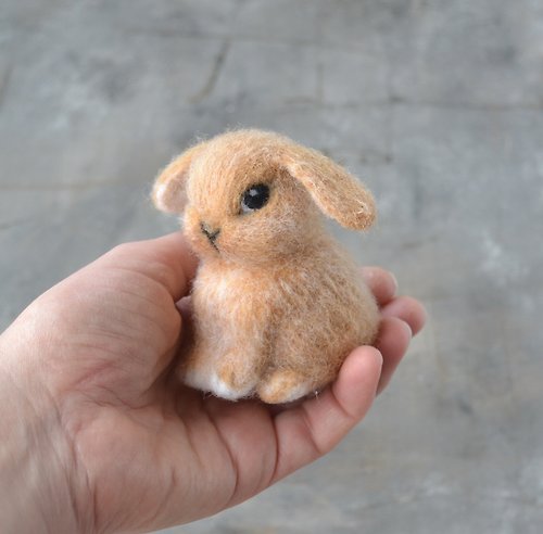 Feltedclouds 可愛的迷你荷蘭垂耳兔兔子定制兔子毛氈玩具羊毛微型
