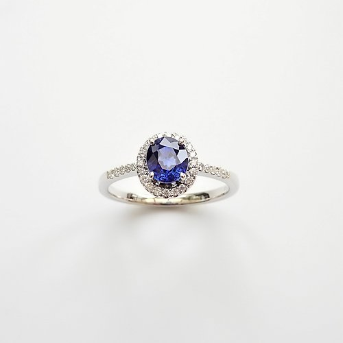 Joyce Wu Handmade Jewelry 限量現貨 - 天然橢圓藍寶石微鑲鑽純 18K 白金戒指 JSR18-0.916ct