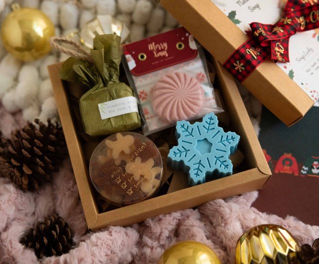 Navigating the Holiday Season How Much to Tip Your Cleaning Lady for Christmas