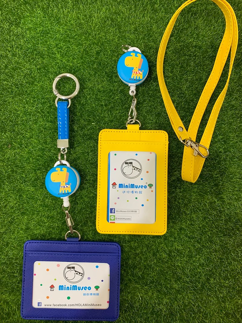MiniMuseo Mini Museum Round Giraffe Retractable ID Set Ticket Card Holder Identification ID Set - ที่ใส่บัตรคล้องคอ - วัสดุอื่นๆ สีเหลือง