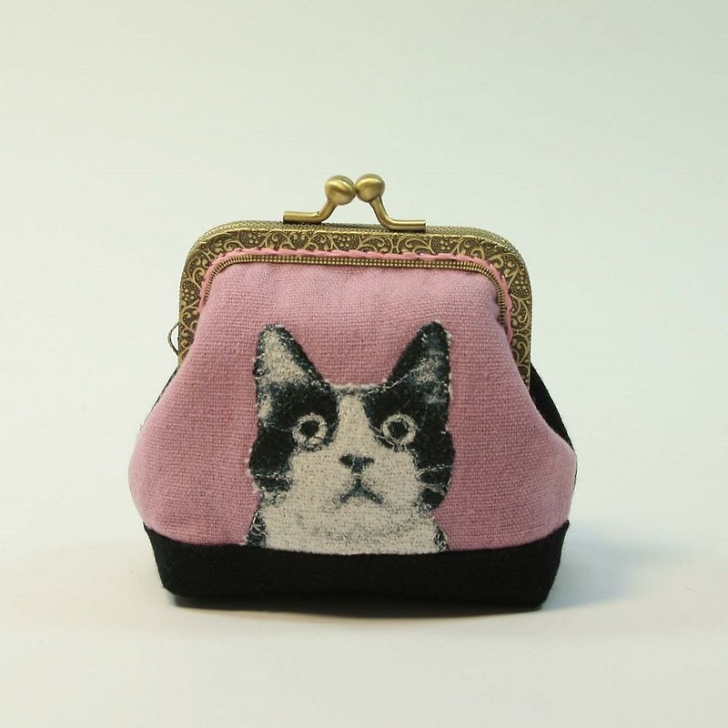 Embroidered 8.5cm Gold Coin Purse 21-Black and White Cat - Coin Purses - Cotton & Hemp Pink