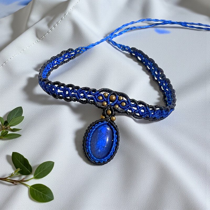 Crystoria Stone | マクラメ | 南米ワックスコード | ネックレス | ブルーフラッシュムーンストーン - ネックレス - 宝石 パープル