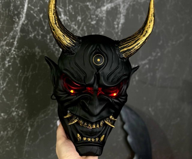 黒色 鬼の顔マスク（ハロウィン限定) 日本の鬼マスク 黒と金 着用可能 - ショップ WorkshopRS マスク