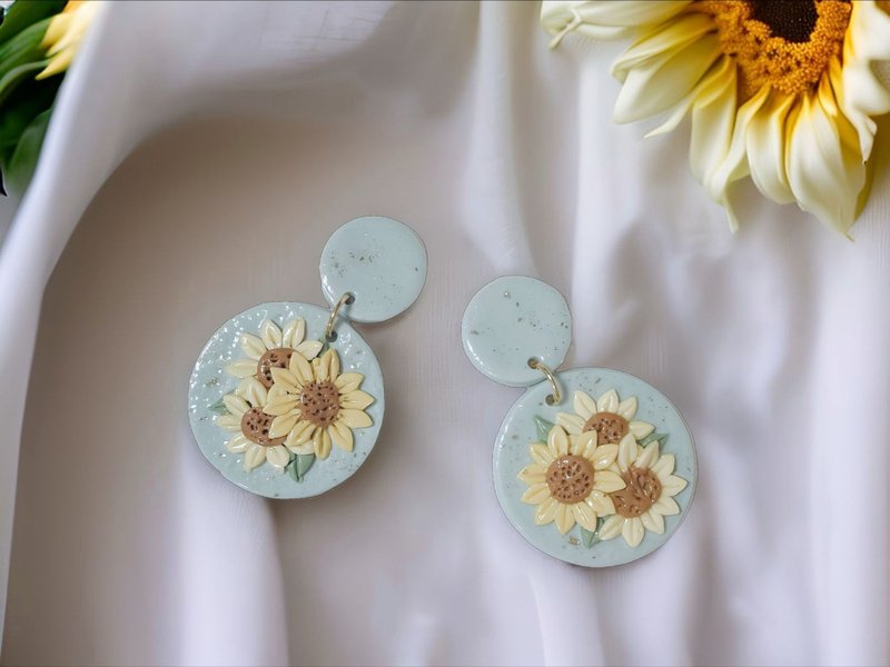 Sunflower Circle Earrings / Cute Earrings / Temperament Circle Earrings - ต่างหู - วัสดุอื่นๆ สีเหลือง