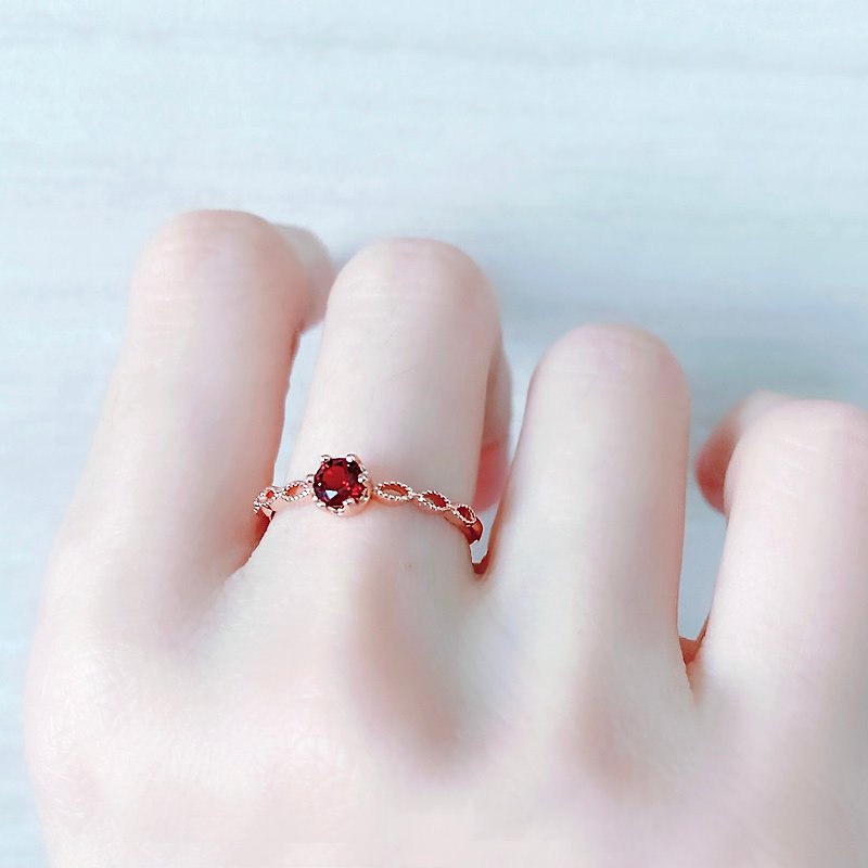 二色-紅石榴石4mm-純銀玫瑰金戒指-可調式-一月誕生石 - 戒指 - 半寶石 紅色