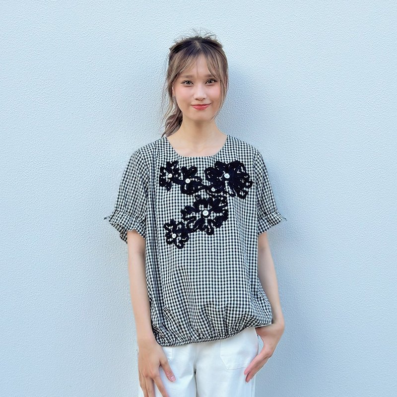 Hana Mokuba 格紋立體花花收邊開岔上衣 - 女上衣/長袖上衣 - 其他材質 