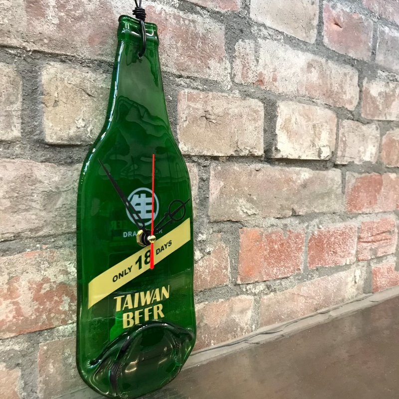 18Day 台灣生啤酒750ML 原瓶掛鐘 - 時鐘/鬧鐘 - 玻璃 
