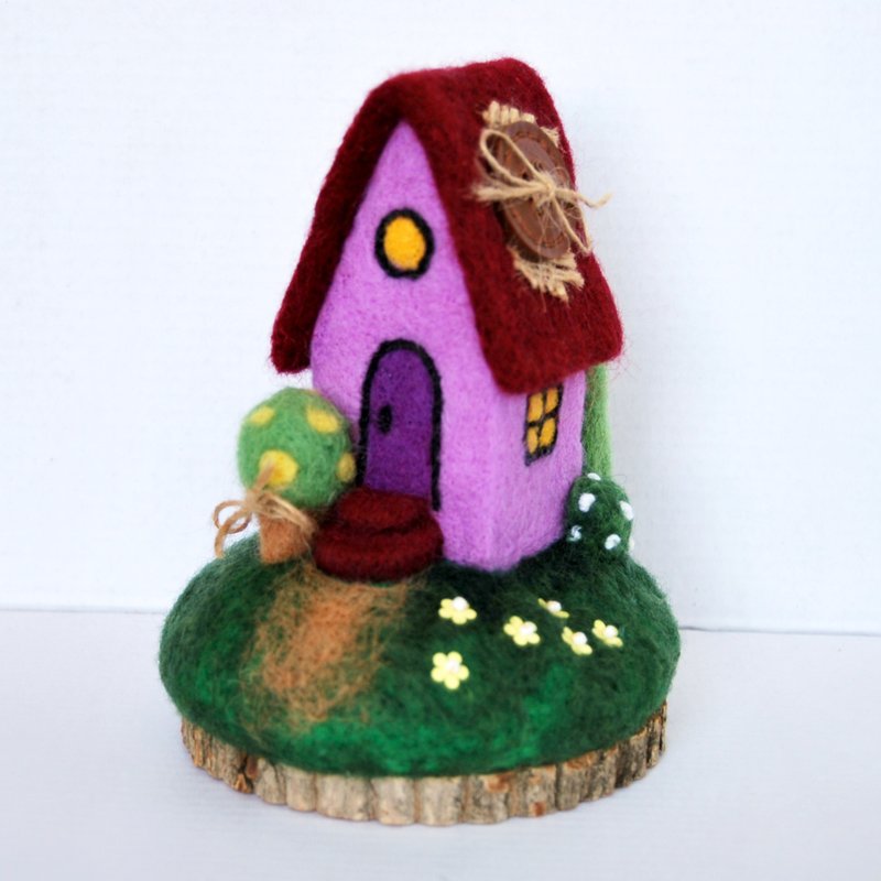 Hand crafted wool felted fairy house*little cute home*small collectible cottage - ตุ๊กตา - ขนแกะ สีม่วง