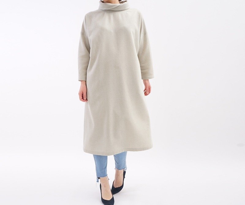Layered collar wool wool dolman sleeve one-piece dress / gray beige a66-3 - ชุดเดรส - วัสดุอื่นๆ 