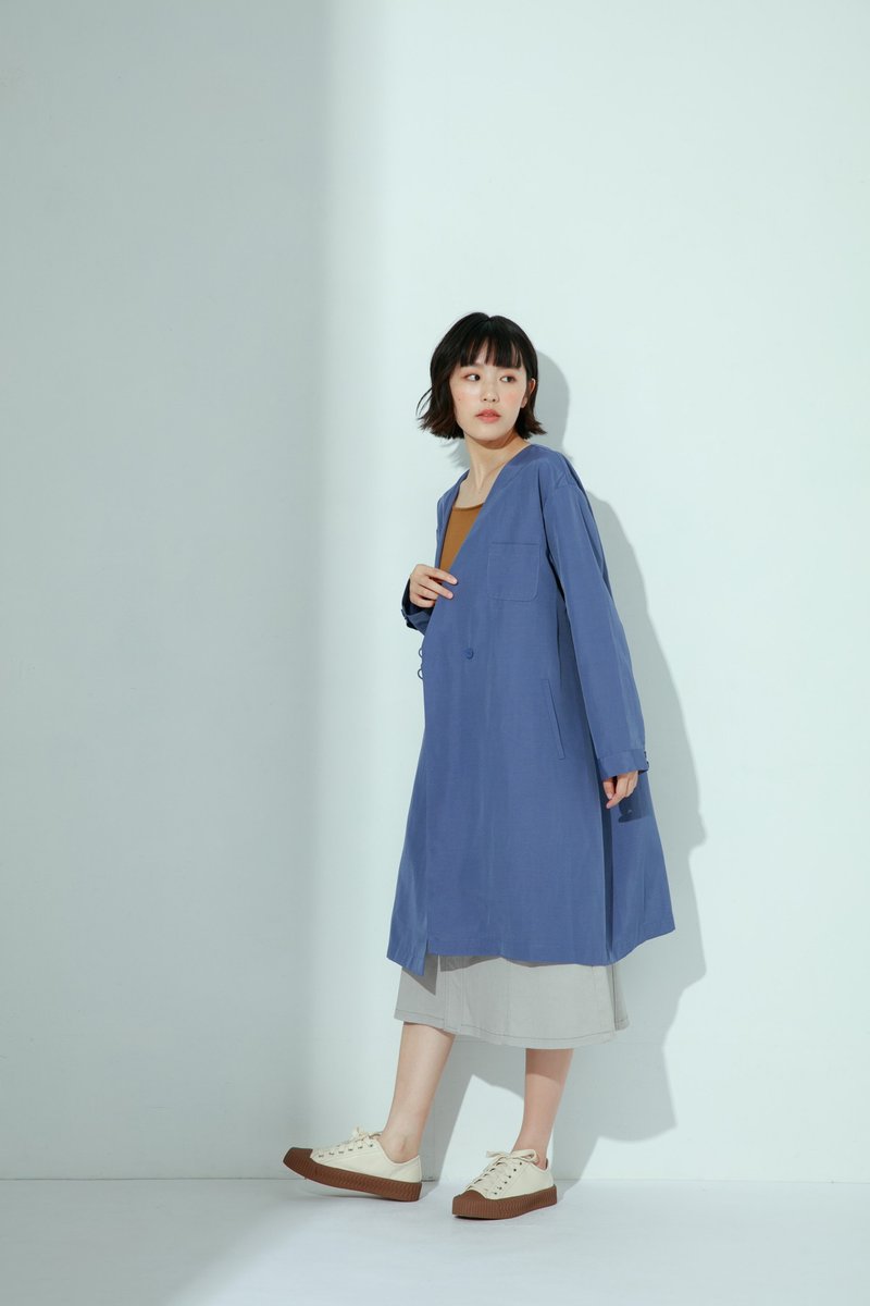 轉角奇遇翻摺風衣外套/薄外套/秋裝-夜海 - 女大衣/外套 - 其他人造纖維 藍色