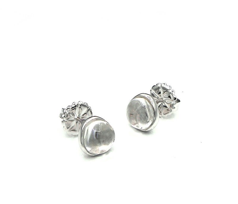 Handmade borosilicate glass tiny triangle earring with white color CASO jewelry - 耳環/耳夾 - 其他金屬 銀色