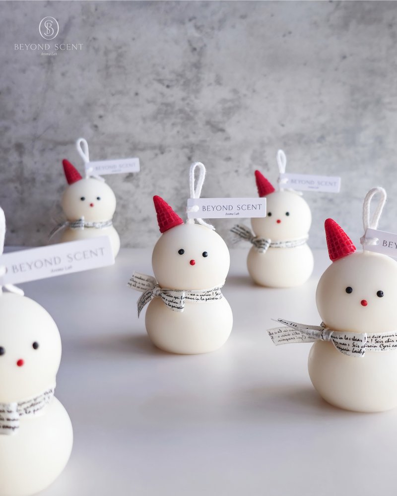 Healing Snowman Scented Candle (1 pack) - เทียน/เชิงเทียน - ขี้ผึ้ง ขาว