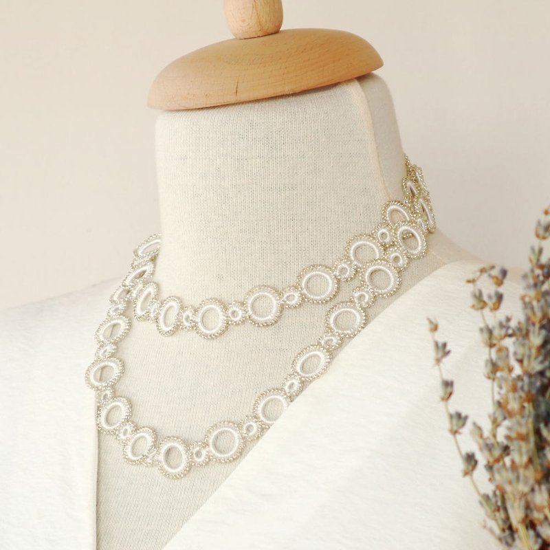 OYA crochet 90cm Lariet【RING】White and Silver - สร้อยคอยาว - งานปัก ขาว