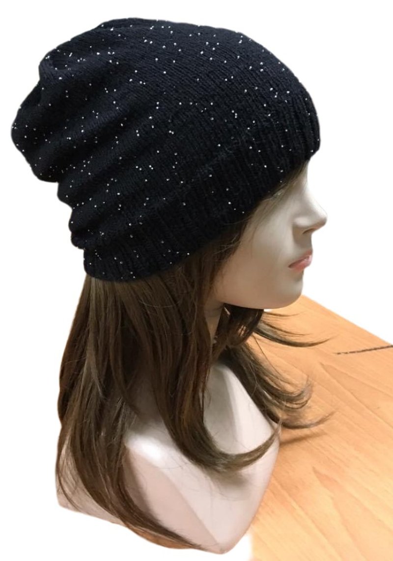 Stars and sea hat. Black is embellished with delicate beads. Light but not warm. - หมวก - ขนแกะ 