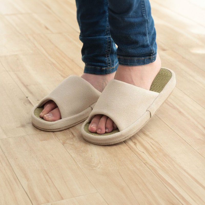 natural rush grass refreshing indoor slippers suitable for home and office - รองเท้าแตะในบ้าน - พืช/ดอกไม้ 