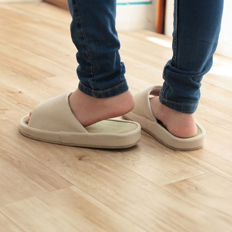 natural rush grass refreshing indoor slippers suitable for home and office - รองเท้าแตะในบ้าน - พืช/ดอกไม้ 