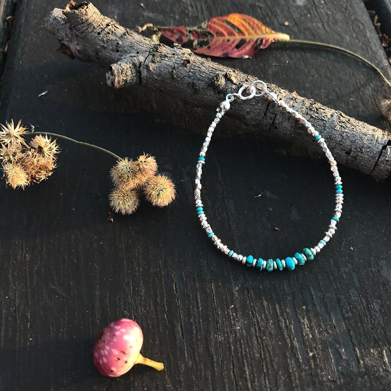 Broken turquoise bracelet coins - Bracelets - Gemstone Blue