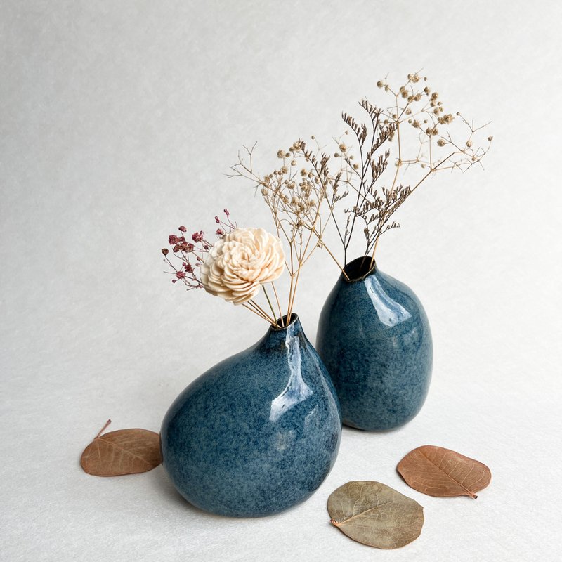 深海迷途。手工陶瓷花瓶 花器 陶藝 花道道具 陶器 母親節禮物 - 花瓶/花器 - 瓷 藍色