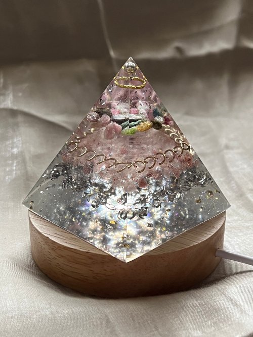 Serendipity Gem｜翡翠．水晶．奧剛 訂製【奧剛能量塔-給選擇愛的你】碧璽/草莓晶-奧根金字塔