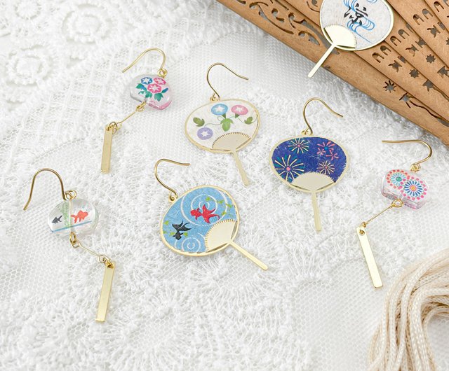 l和風l扇子風鈴ピアス。非対称デザイン/スチール針/メタル