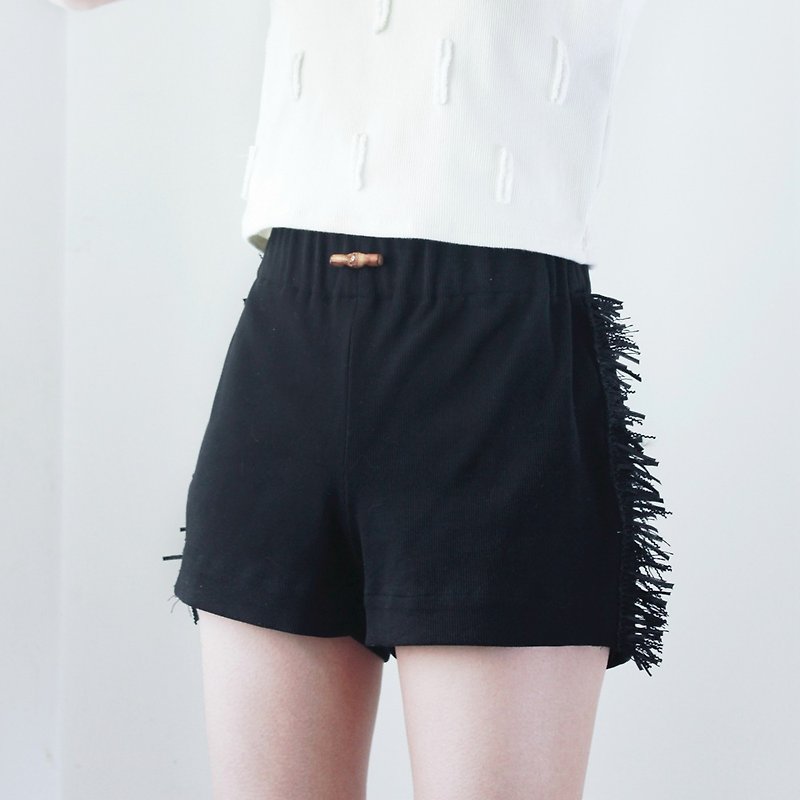 MaodiuL wonderful individually designed bamboo tassels buckle knit shorts - Women's Pants - Other Materials Black