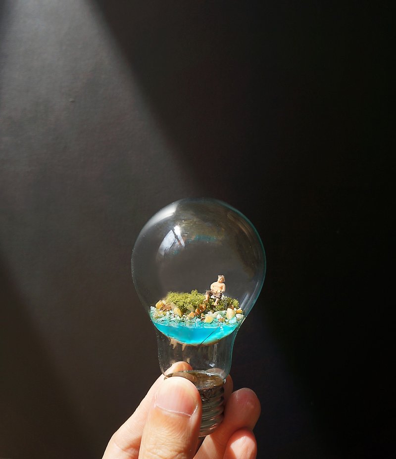 反重力苔燈泡 - 擺飾/家飾品 - 玻璃 多色