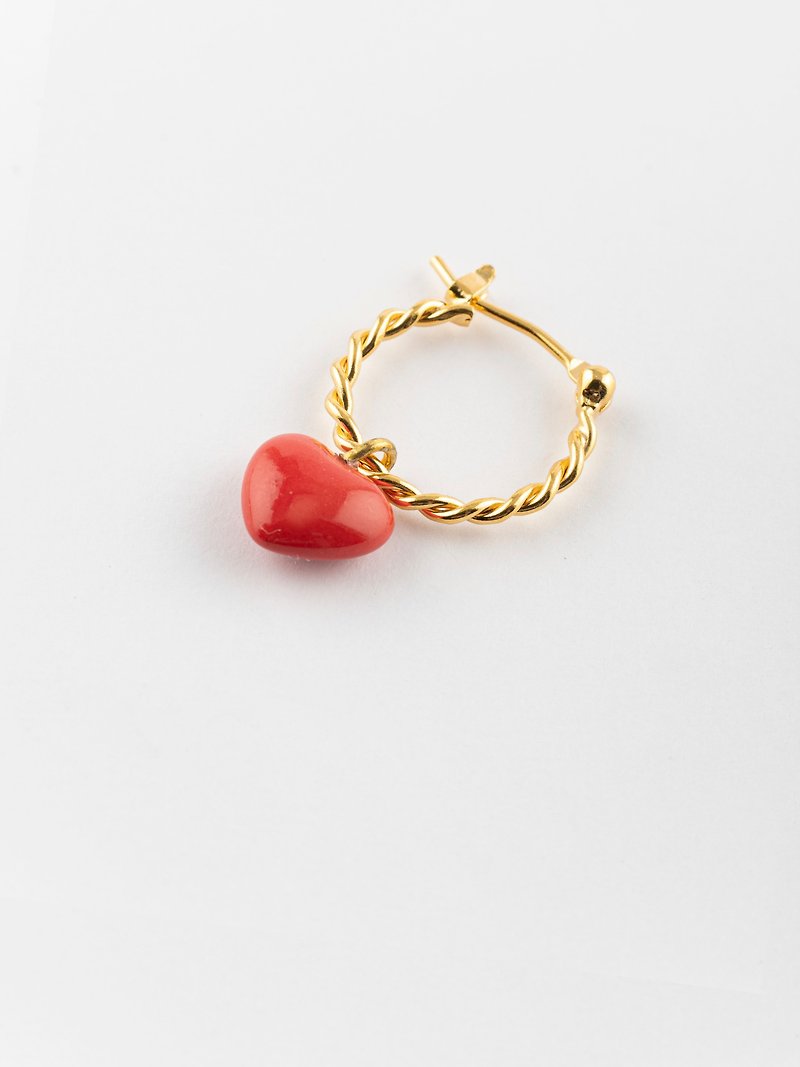 Red heart mini hoop - Sold individually - Premier amour - ต่างหู - ดินเผา สีแดง