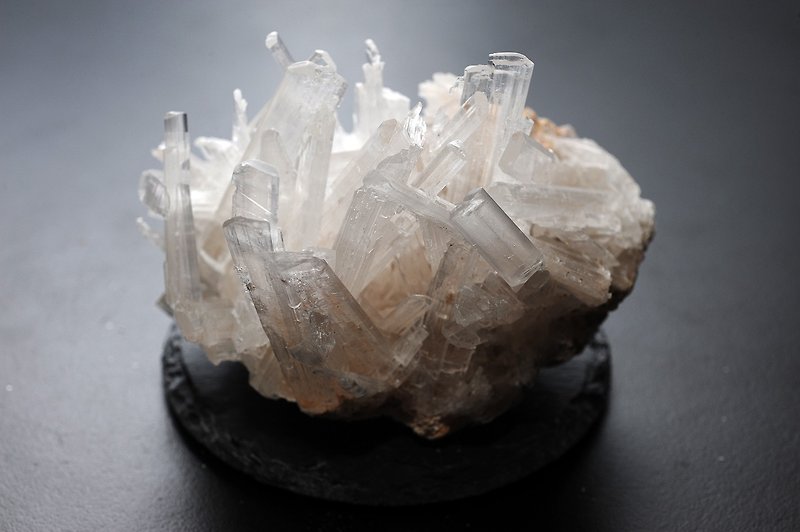 Transparent gypsum crystal clusters (also known as healing Stone) can purify all crystal jewelry - ของวางตกแต่ง - เครื่องเพชรพลอย 