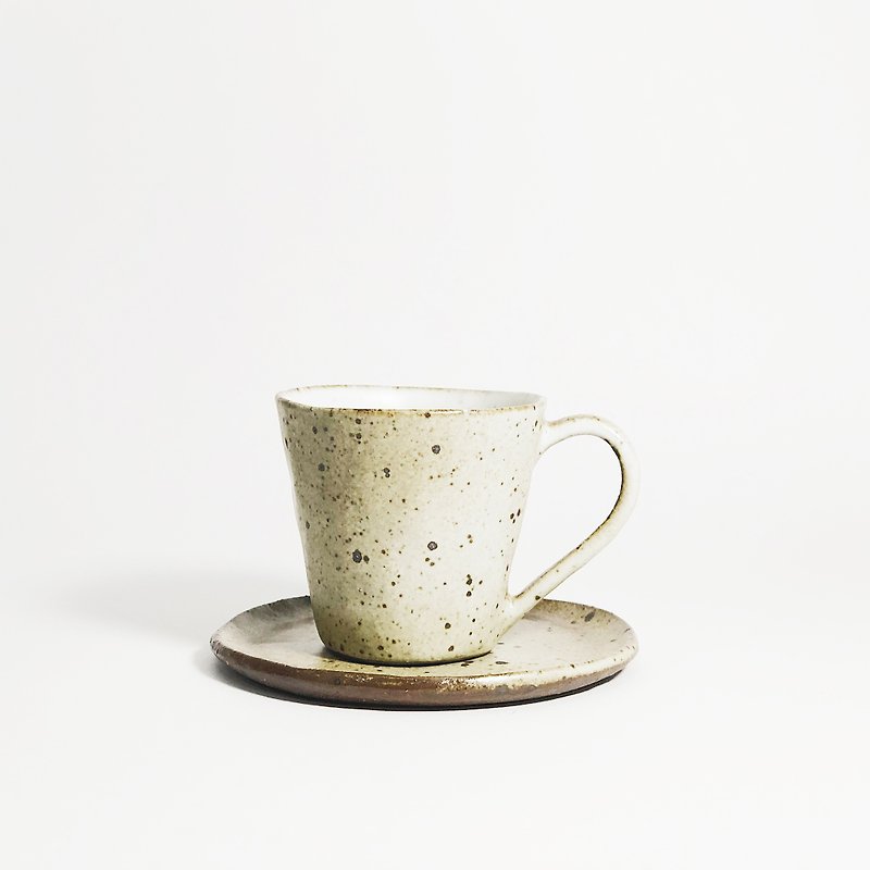 復古手捏陶泥迷你espresso咖啡杯－無光白 - 咖啡杯 - 陶 白色