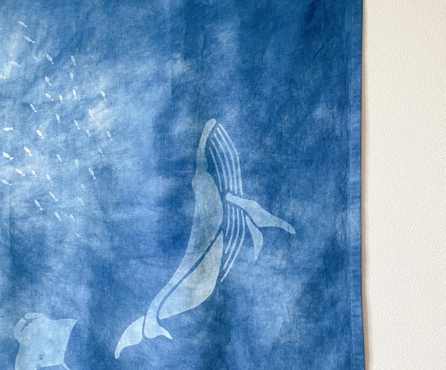 Ocean Whale Ray Full moon Fish Tapestry Aizome JAPANBLUE 藍染タペストリー 満月 海 鯨  shibori - ショップ BLUEPHASE ウォールデコ・壁紙 - Pinkoi