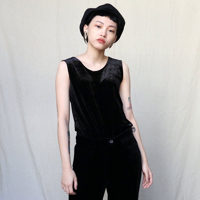 Pumpkin Vintage. Black suede vest - เสื้อกั๊กผู้หญิง - วัสดุอื่นๆ สีดำ