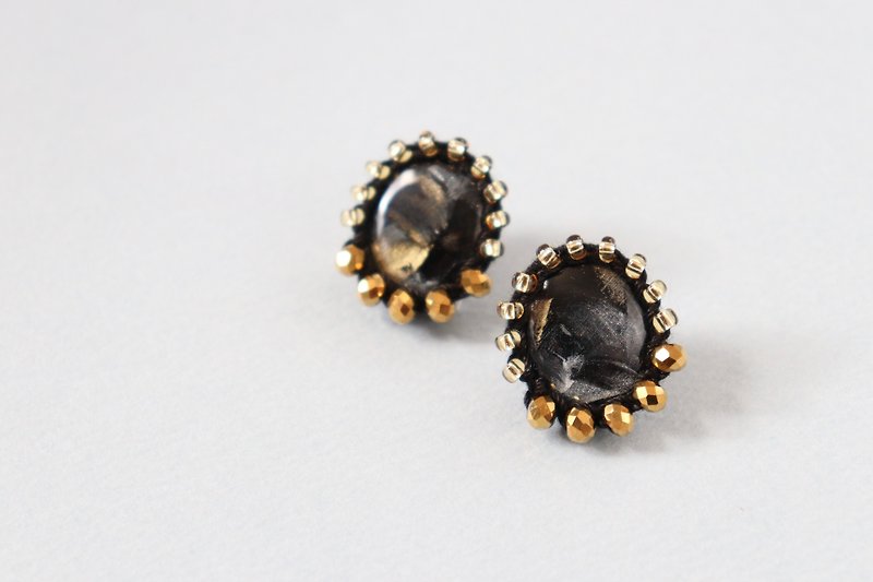 Thread and bead art earrings    black - Earrings & Clip-ons - Acrylic Black