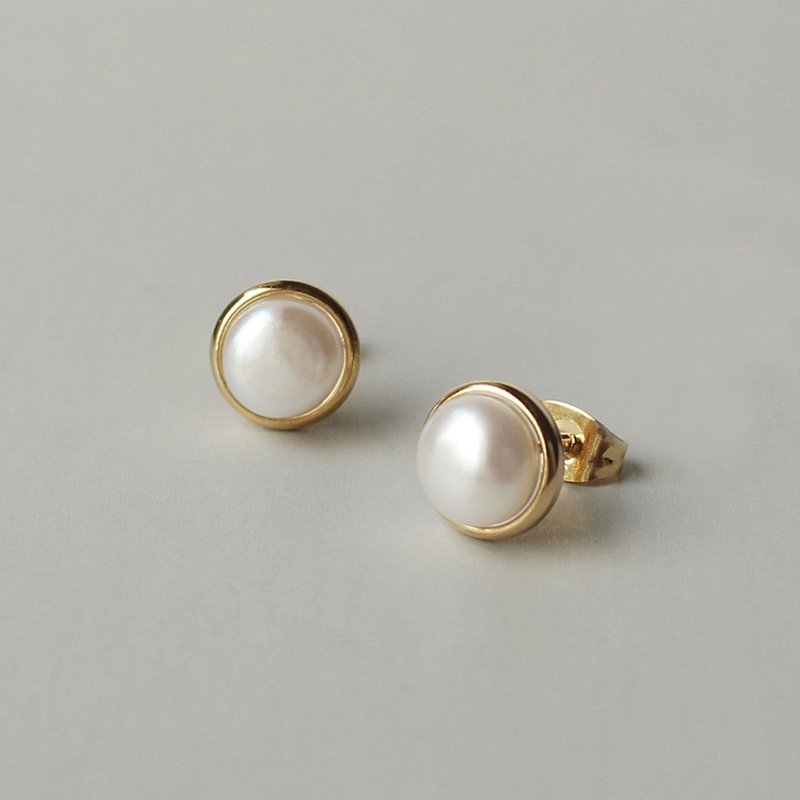 Freshwater pearl round frame Clip-On - ต่างหู - ไข่มุก ขาว