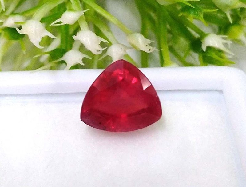 Genuine ruby red heart. - 其他 - 寶石 綠色