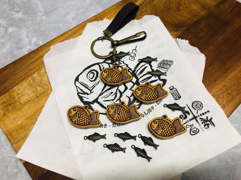 萌系迷你鯛魚燒 鑰匙圈 日本風味鑰匙圈 鯛魚燒鑰匙圈 - 鑰匙圈/鑰匙包 - 木頭 咖啡色