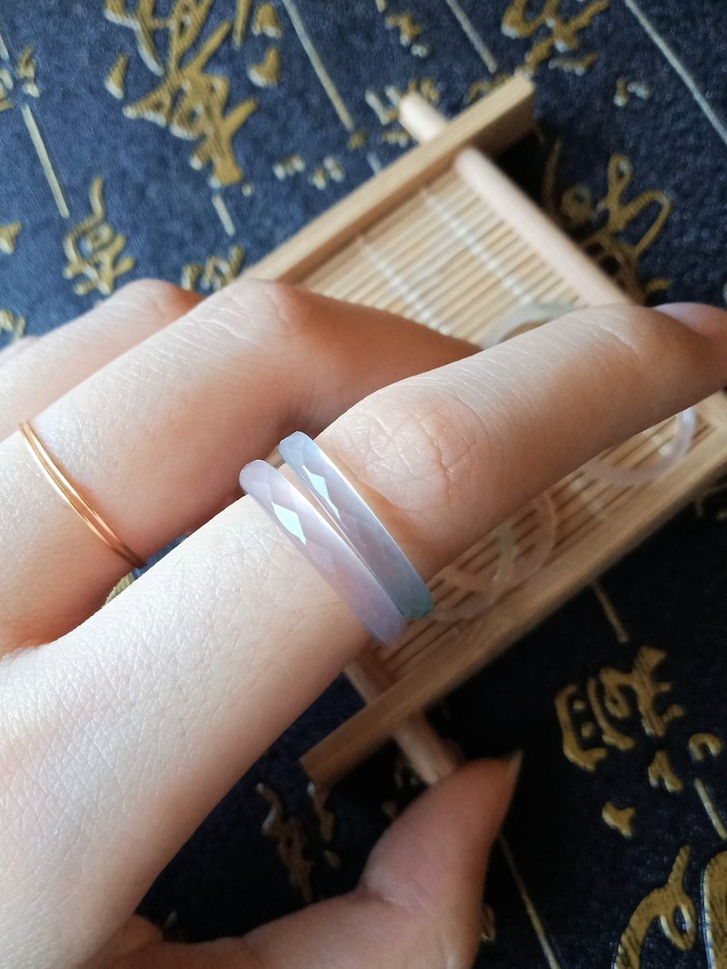 Anonymous mountains and rivers. Ring in light blue and lavender agate. faceted hoop ring - แหวนทั่วไป - หยก สีม่วง