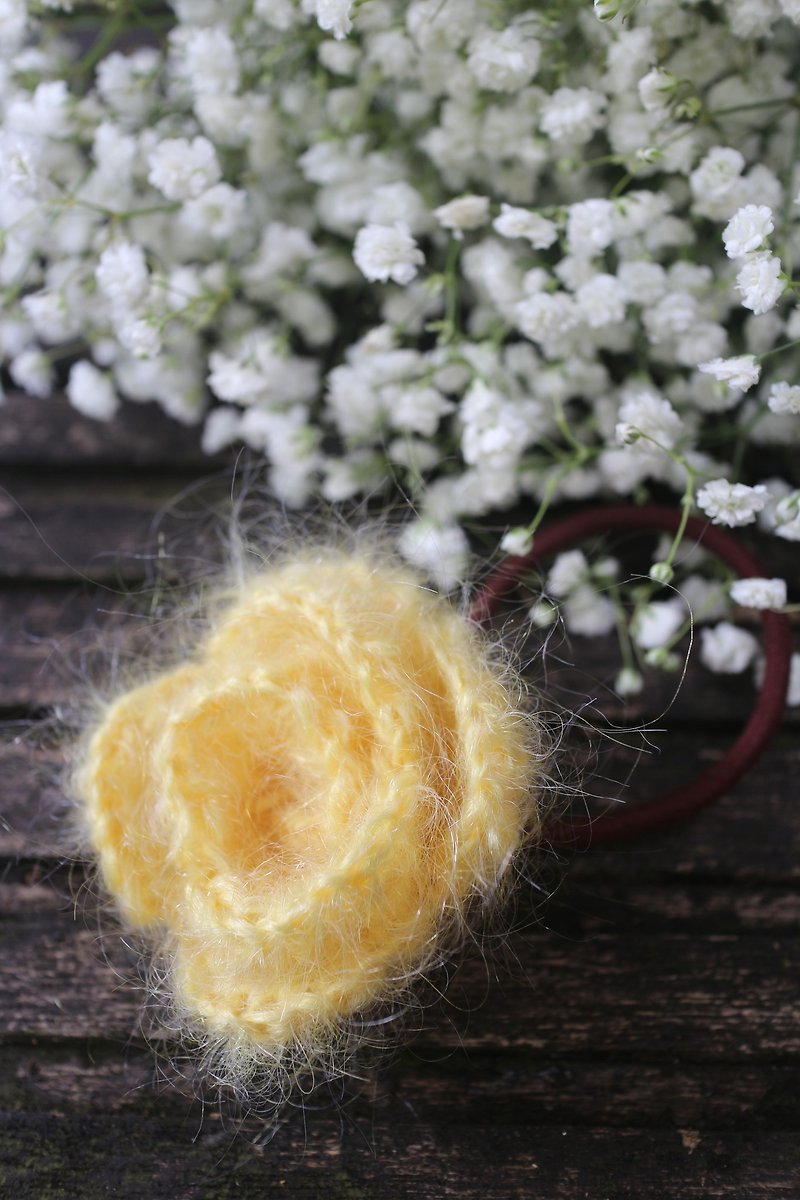 Hand made - wool hair accessories - light yellow roses - Hair Accessories - Wool Yellow