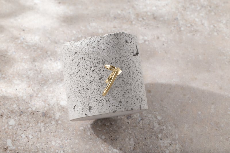 Asteroid Belt Bronze EarCuff - Triple rings - ต่างหู - ทองแดงทองเหลือง สีทอง