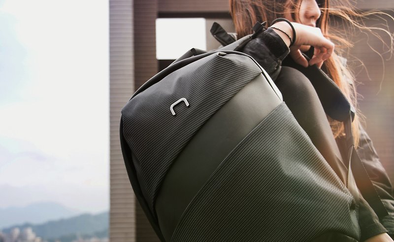Slash lightweight commuter backpack - กระเป๋าเป้สะพายหลัง - เส้นใยสังเคราะห์ สีดำ