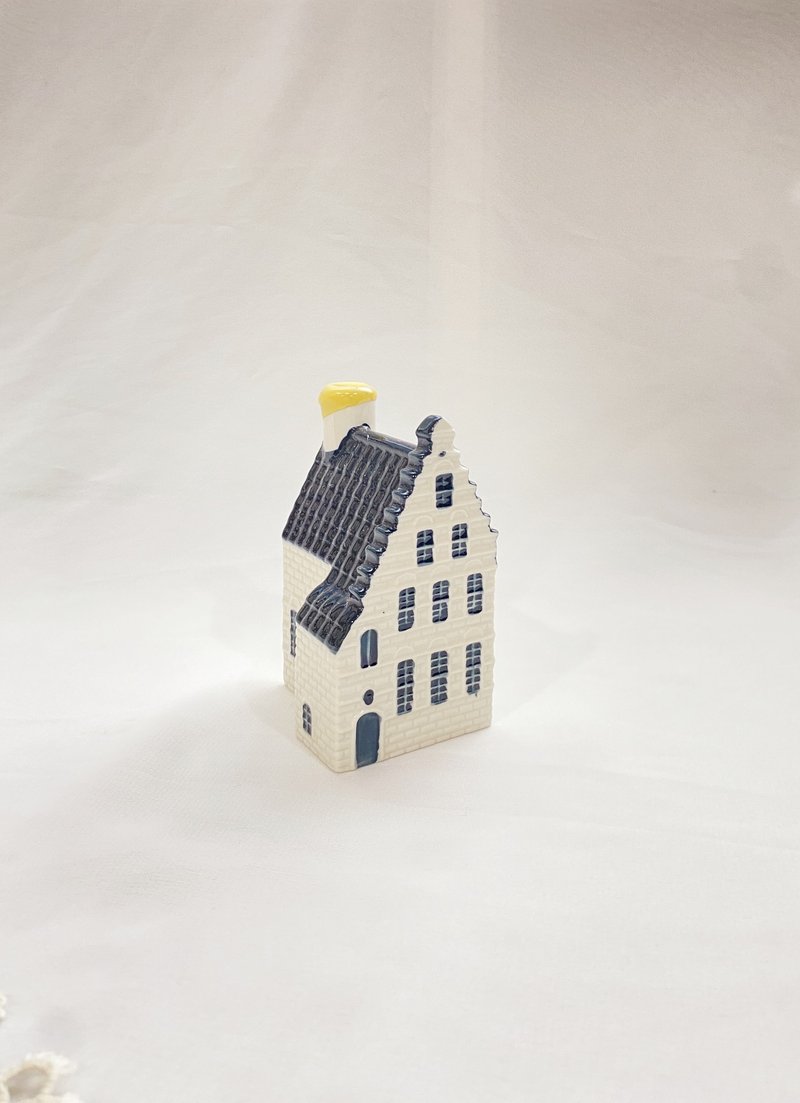 【好日戀物】荷蘭KLM皇家航空代爾夫特藍陶小屋#44 - 擺飾/家飾品 - 陶 白色