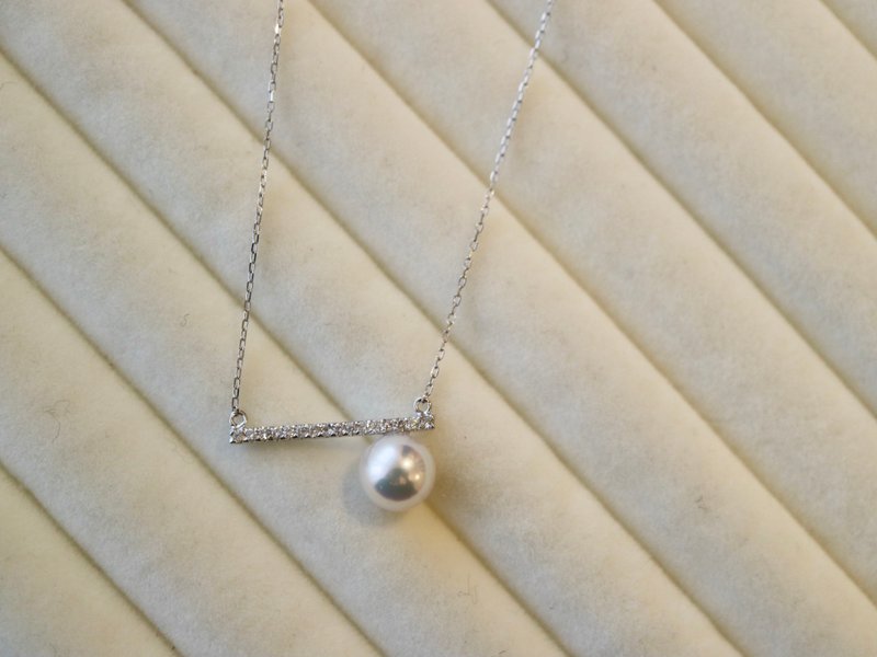 Made in Japan Akoya pearl necklace, 18k white gold, with plenty of natural diamonds - Necklaces - Pearl White