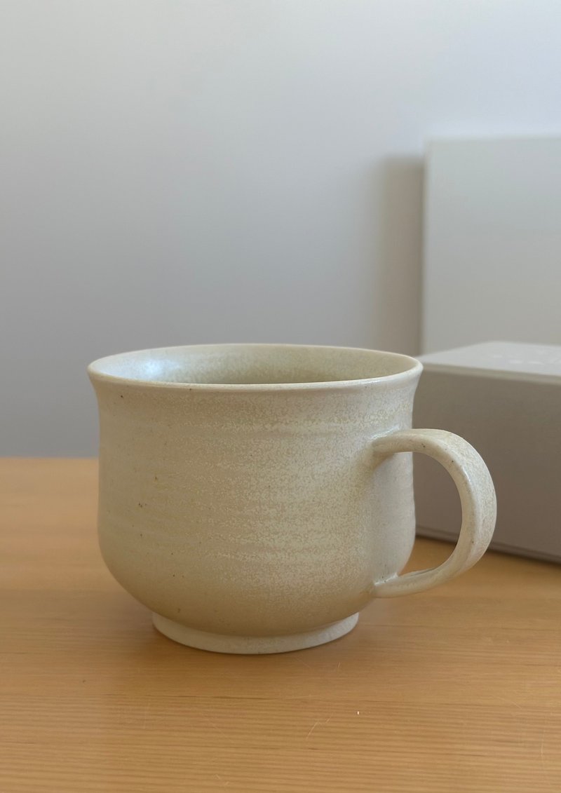 Cream handmade ceramic coffee mug 300ml - เซรามิก - ดินเผา ขาว