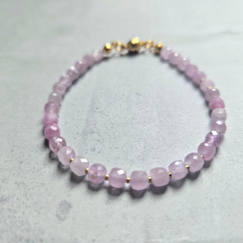 【Japan Handmade】クンツァイト ブレスレット　医療用ステンレス　マグネット式　上品で愛らしい輝き - 手鍊/手環 - 寶石 粉紅色